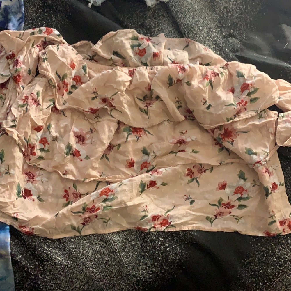 American eagle flowy off the shoulder  floral top
